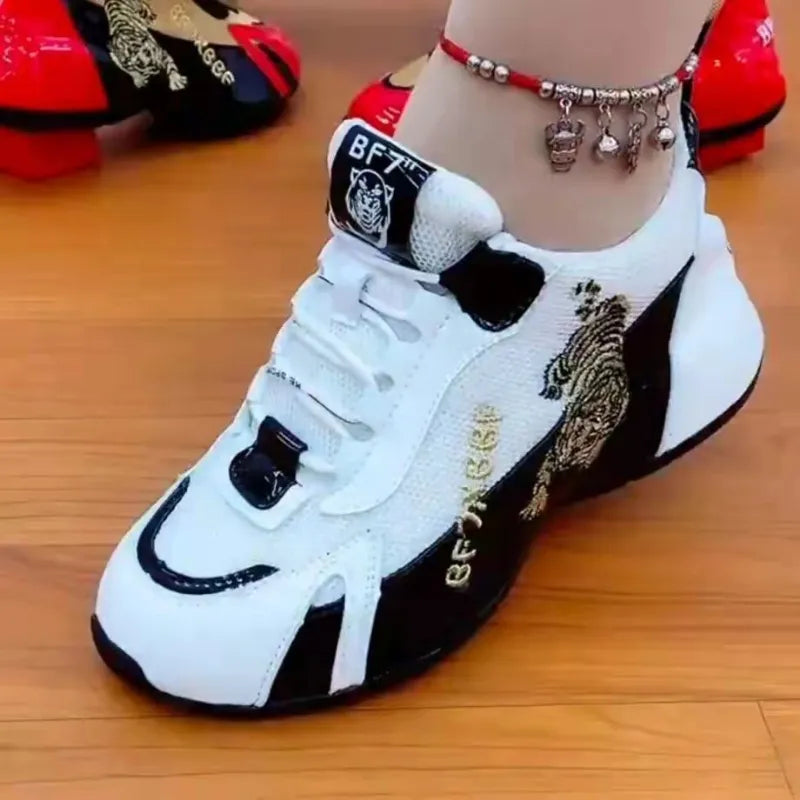 Small White Shoes Sports for Women's Auspicious Tiger