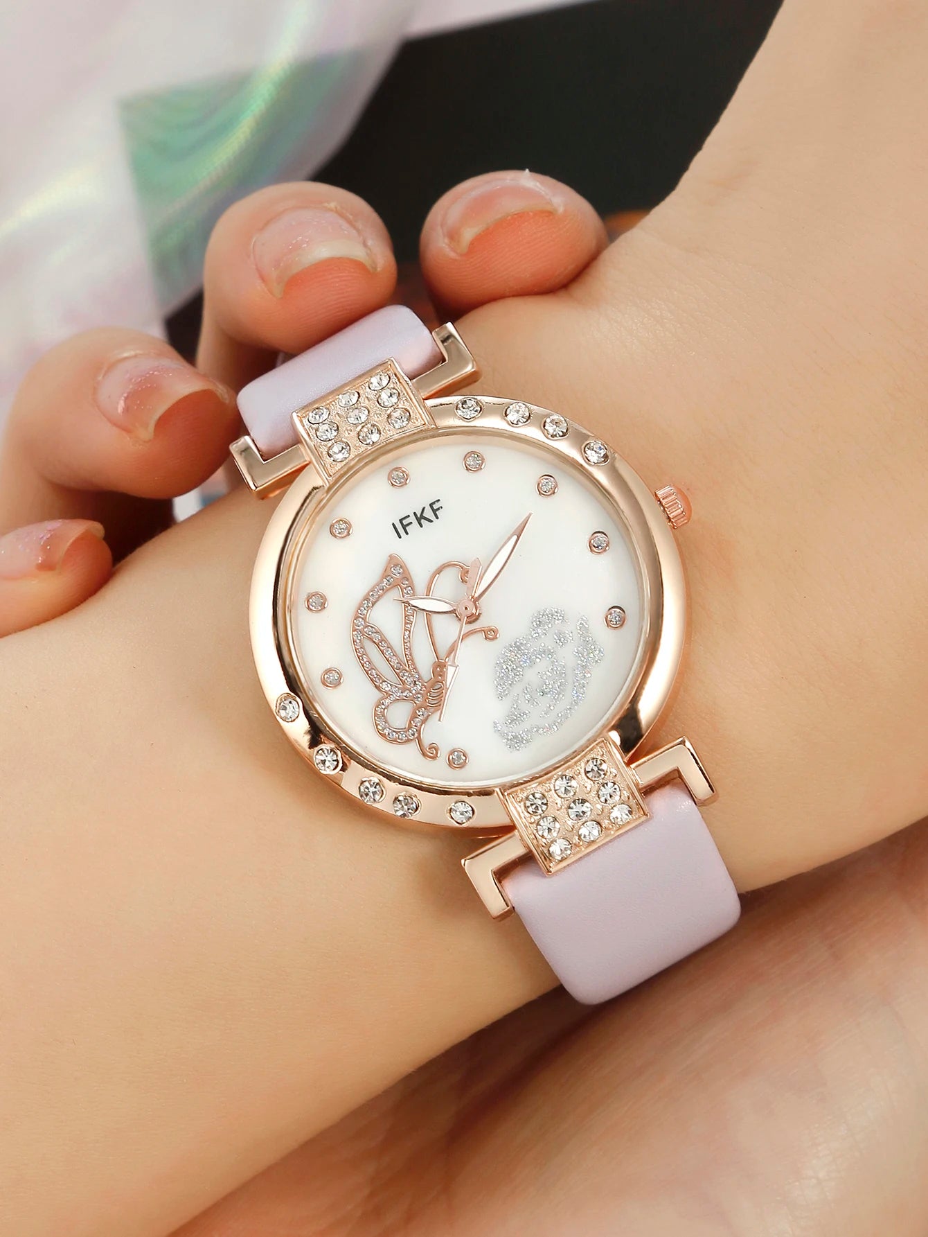 Round, simple and fashionable women's quartz belt watch+three piece set